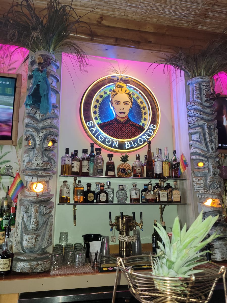 Saigon Blonde – photo 1